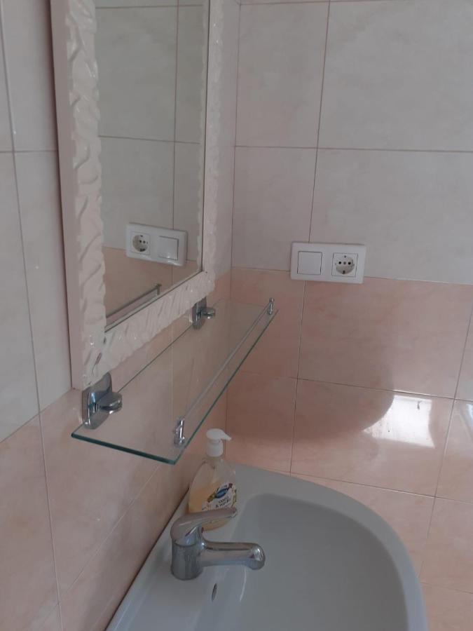 Sobe Zeneral Hotel Novalja Ngoại thất bức ảnh
